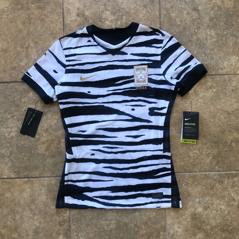 Nike Black and White Muscle Tee Bold Stripes Athletic Tee